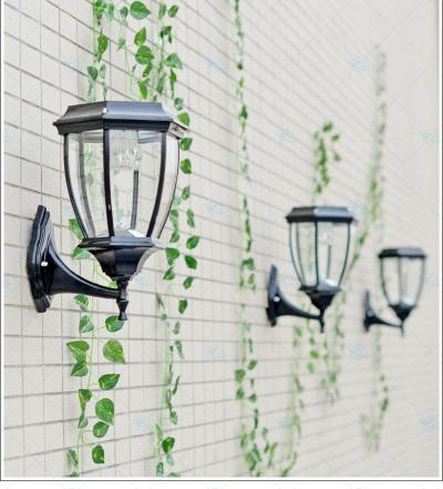 Đèn gắn tường năng lượng mặt trời