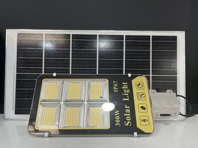 Đèn Năng Lượng Mặt Trời Ban Đầu Rất Sáng, Sau Lại Yếu Đi – Có Nên Lo?