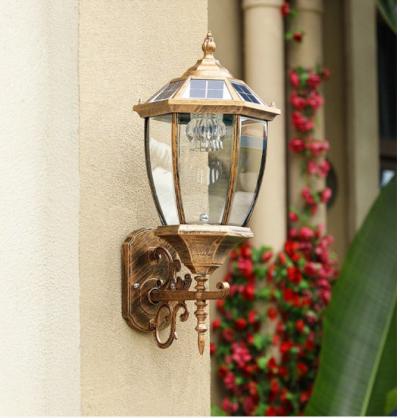 Đèn năng lượng mặt trời treo tường là gì?