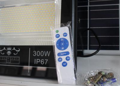 Đèn pha năng lượng mặt trời 3 chế độ ánh sáng 300W Xenon XN-SLTGD-30009