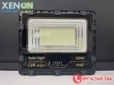Đèn Pha Năng Lượng Mặt Trời Giá Rẻ FSW 300W – Giải Pháp Chiếu Sáng Hiệu Quả, Tiết Kiệm Chi Phí