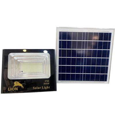 Lý Do Nên Sử Dụng Đèn Năng Lượng Mặt Trời Cho Bảng Quảng Cáo Ngoài Trời