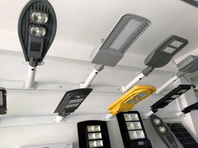 Phân Tích Kinh Tế Dài Hạn: Đèn Năng Lượng Mặt Trời Hay Đèn Điện Lưới Truyền Thống?