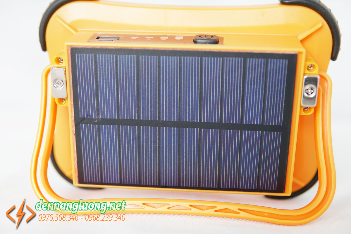 Đèn pha năng lượng mặt trời cầm tay 50W kết hợp pin dự phòng