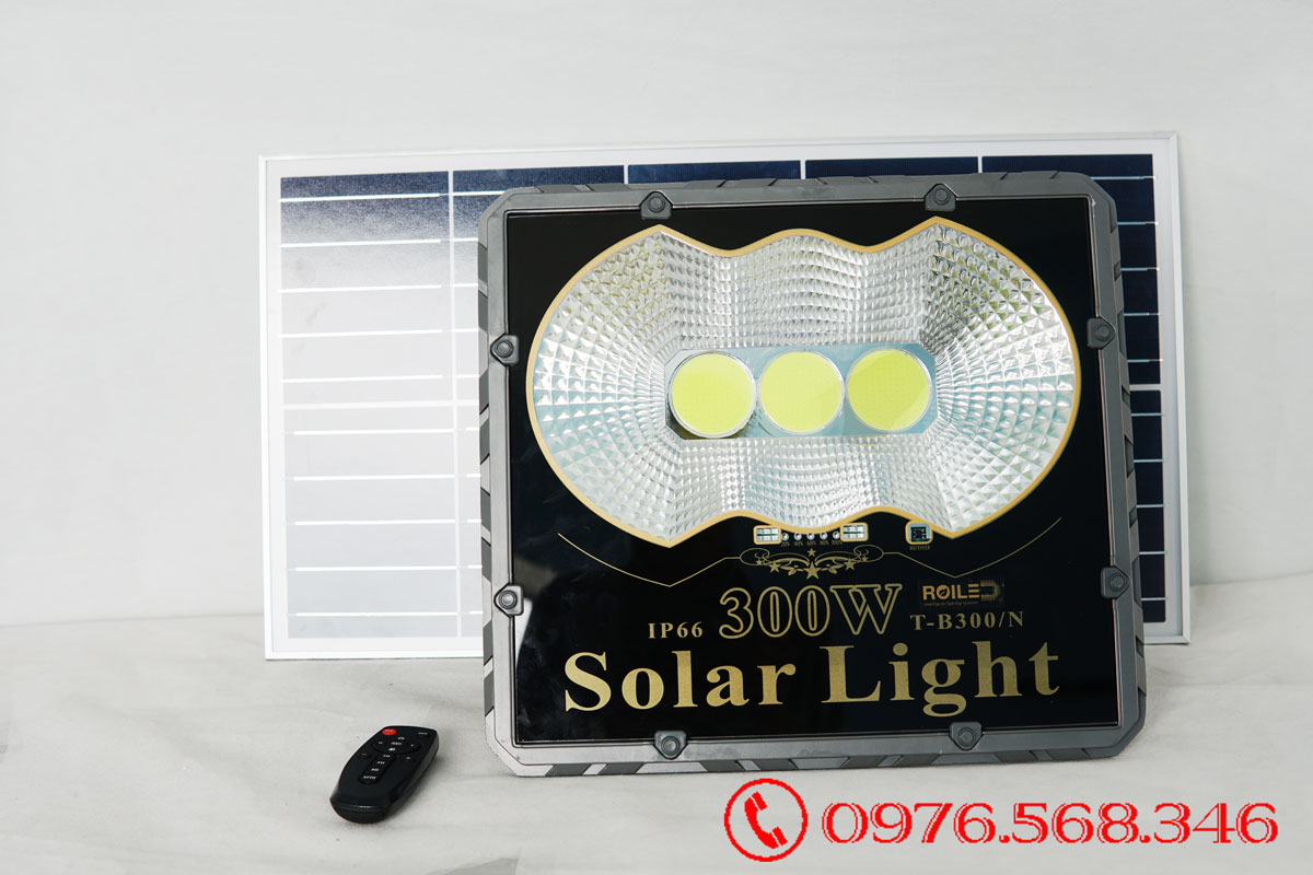 Đèn pha năng lượng mặt trời Roiled PC-300W