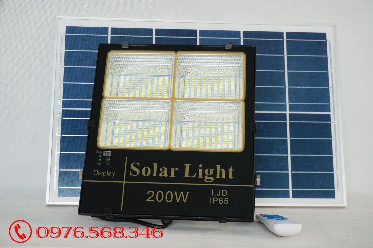 Đèn pha 3 màu năng lượng mặt trời Roiled BM-200W