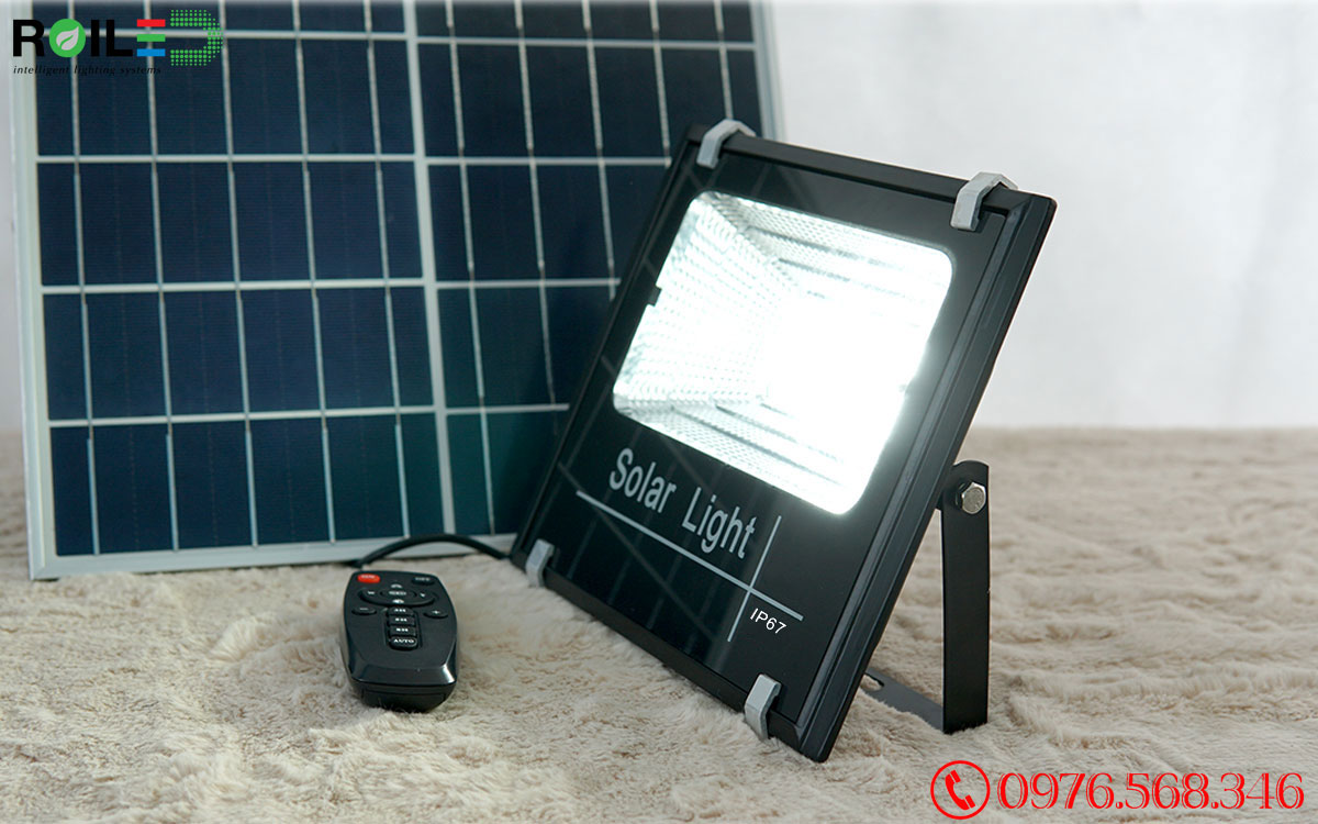 Đèn pha năng lượng mặt trời 60W giá rẻ Roiled - RP1-60W