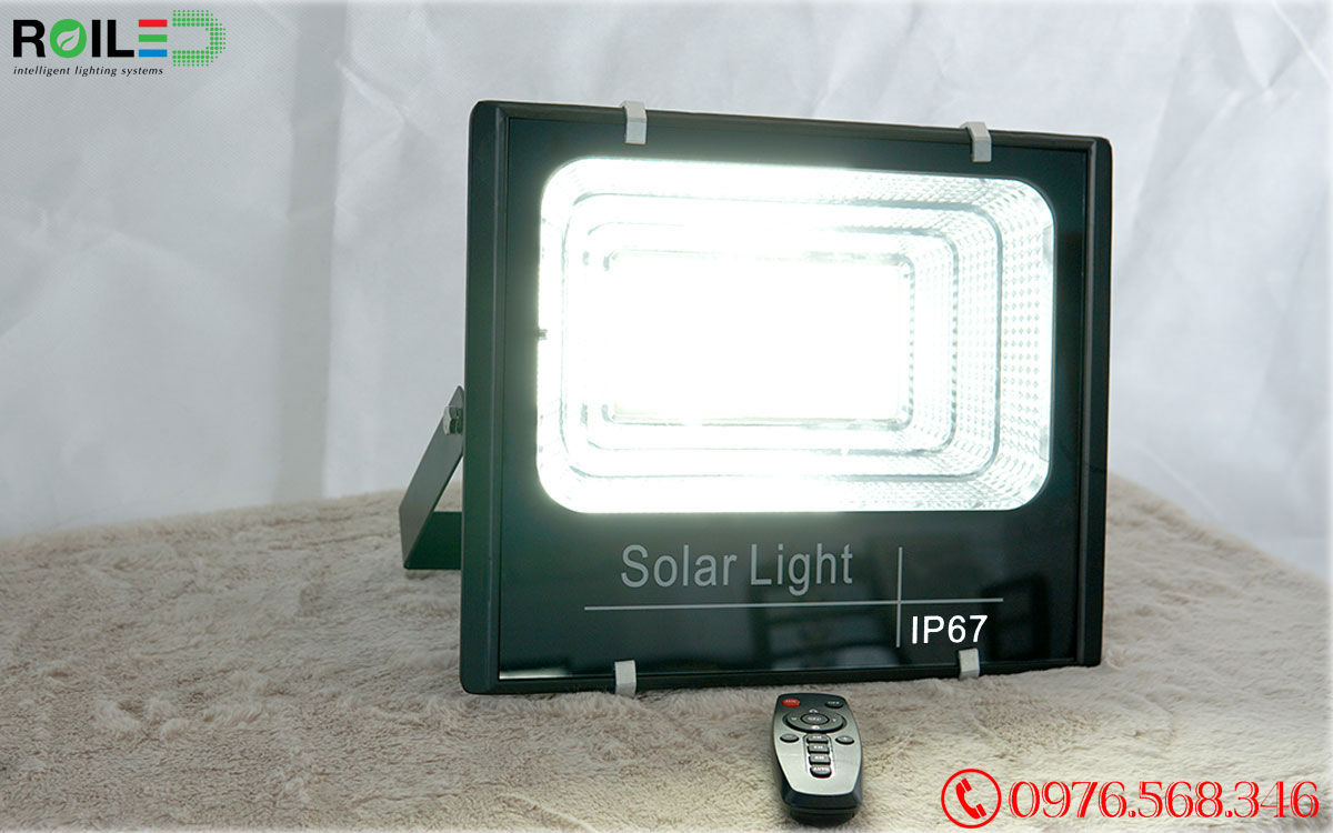 Đèn pha năng lượng mặt trời giá rẻ 300W Roiled - RP1-300W