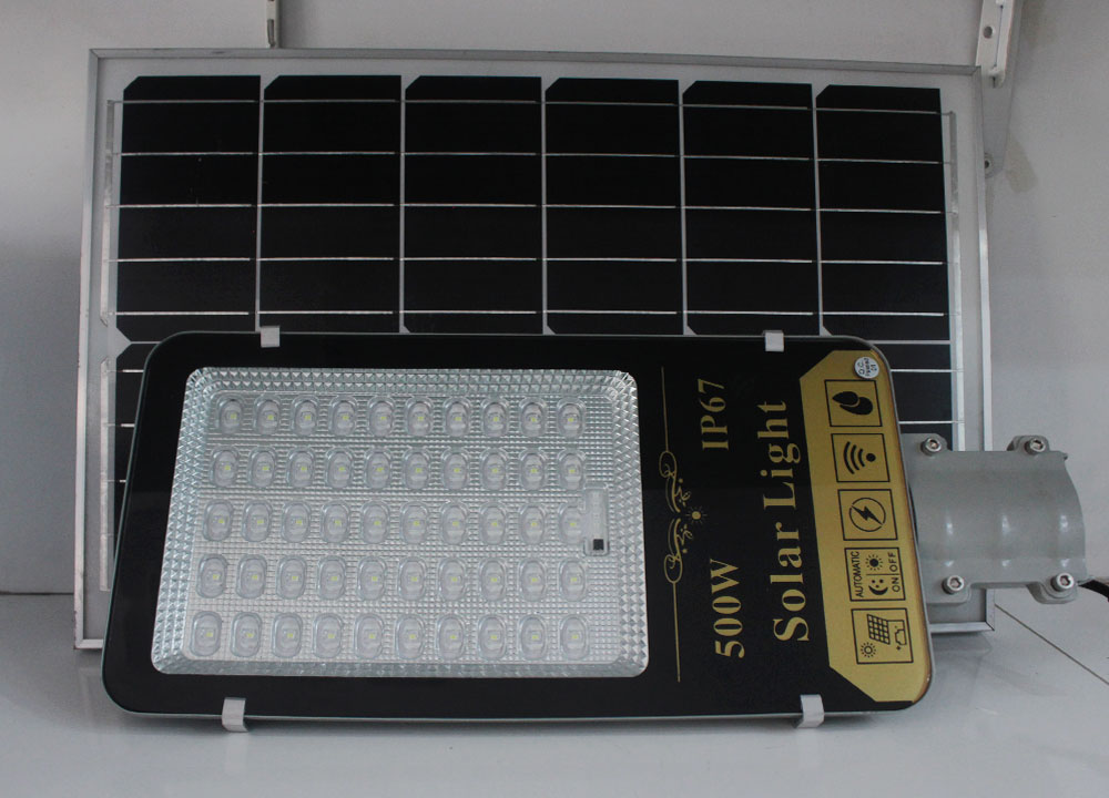 Đèn đường năng lượng mặt trời 500W cao cấp BTM-JD500