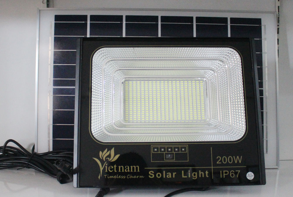 Đèn pha năng lượng mặt trời 200w Vietnam XN-JBP200 giá rẻ siêu sáng