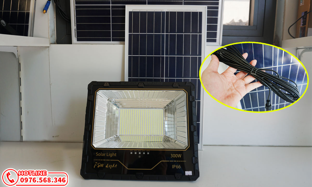 Đèn pha năng lượng mặt trời 300w giá rẻ FSW F1-300