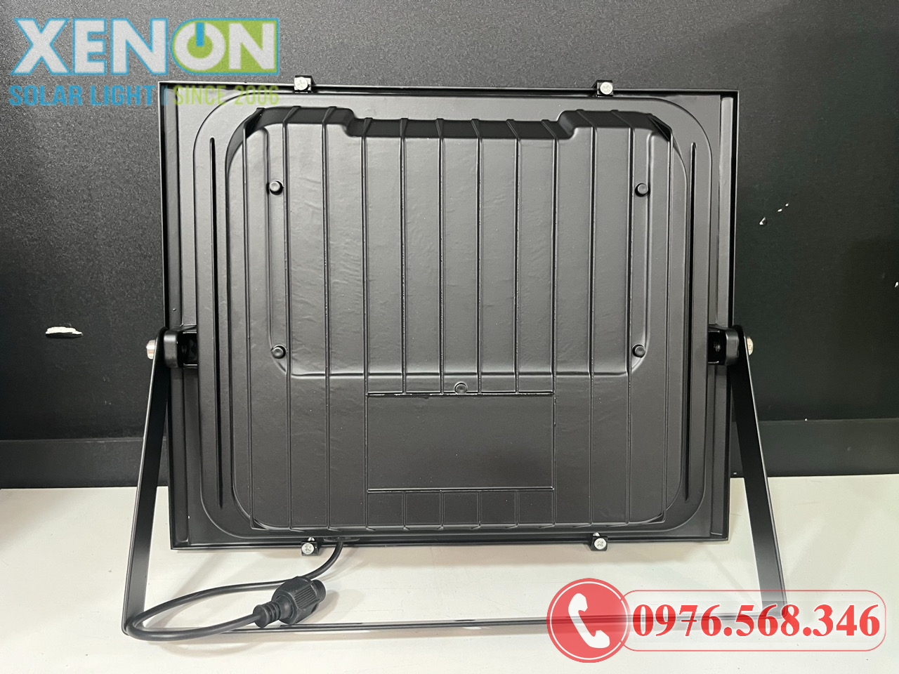 Đèn Pha Năng Lượng Mặt Trời 400W TC-400 Giá Tốt