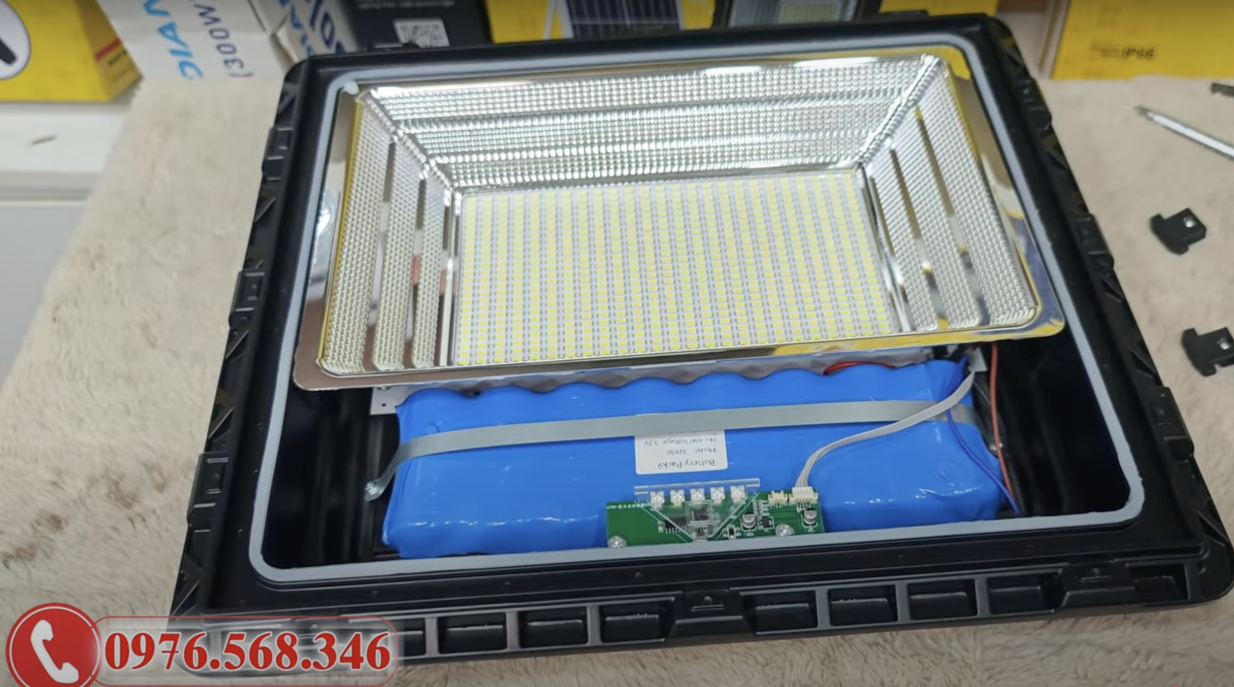 Cấu Tạo Của Một Chiếc Đèn Năng Lượng Mặt Trời – Bóc Tách Từng Thành Phần Tạo Nên Sức Mạnh