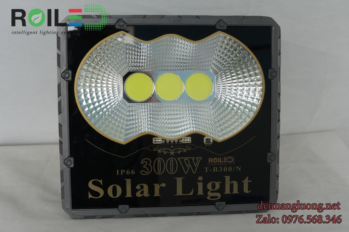 Đèn Pha năng lượng mặt trời giá rẻ 300W Roiled - PC300W