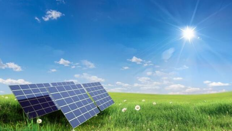 Tấm pin năng lượng mặt trời là gì?