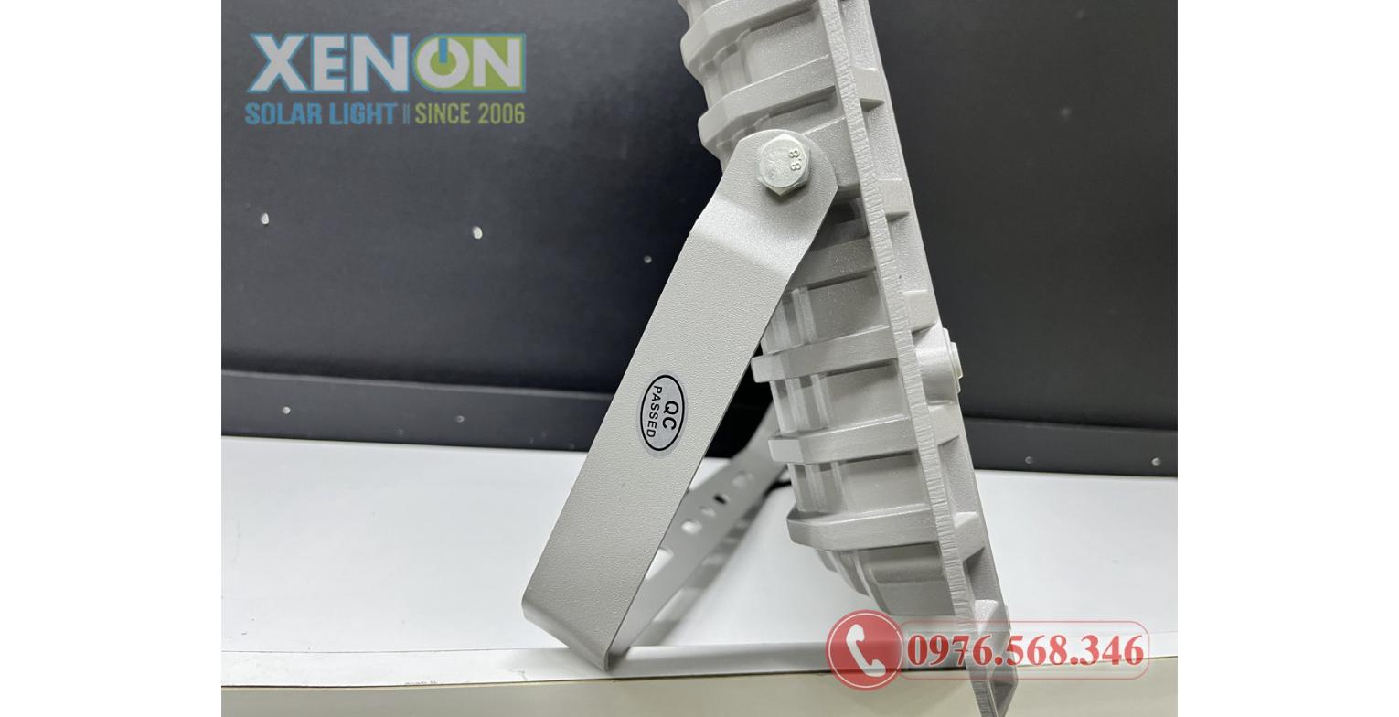 Ứng dụng đèn pha năng lượng mặt trời 300W